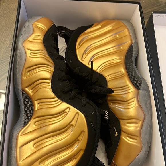 Nike Air Foamposite One Metallic Gold